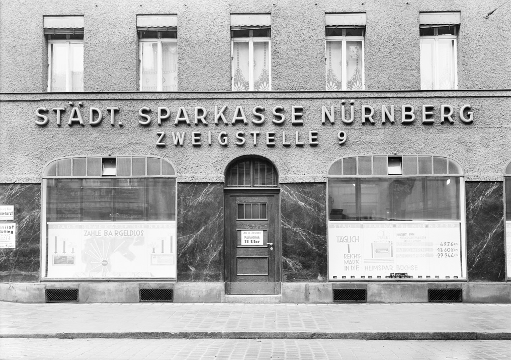 Zweigstelle 9 der Stadtsparkasse Nürnberg in der Allersberger Straße 64, 1931 (StadtAN A 38 Nr. A38-E57-3)